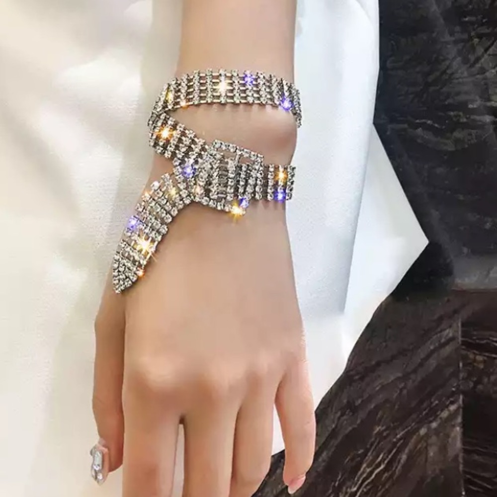 Beautiful Crystal Choker/bracelet - Picture 3 of 9